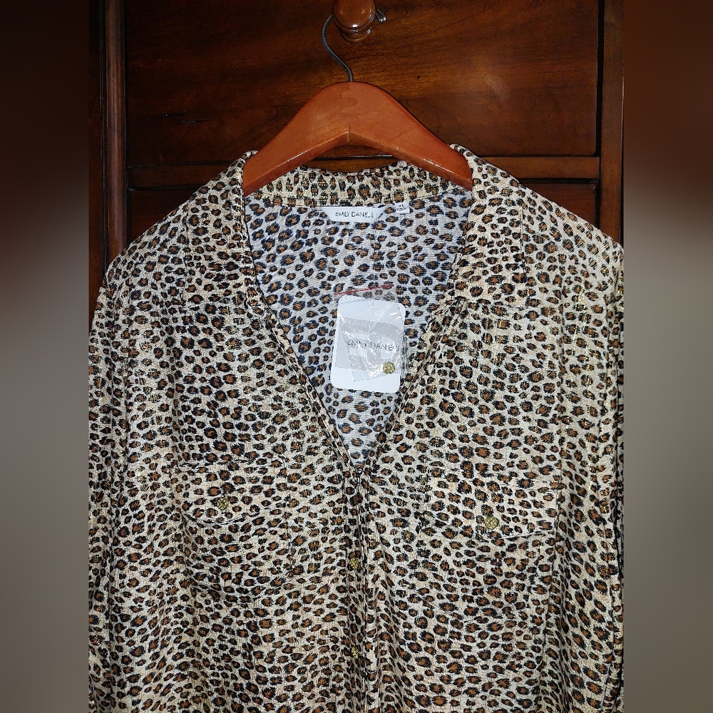 Women cheetah print shirt